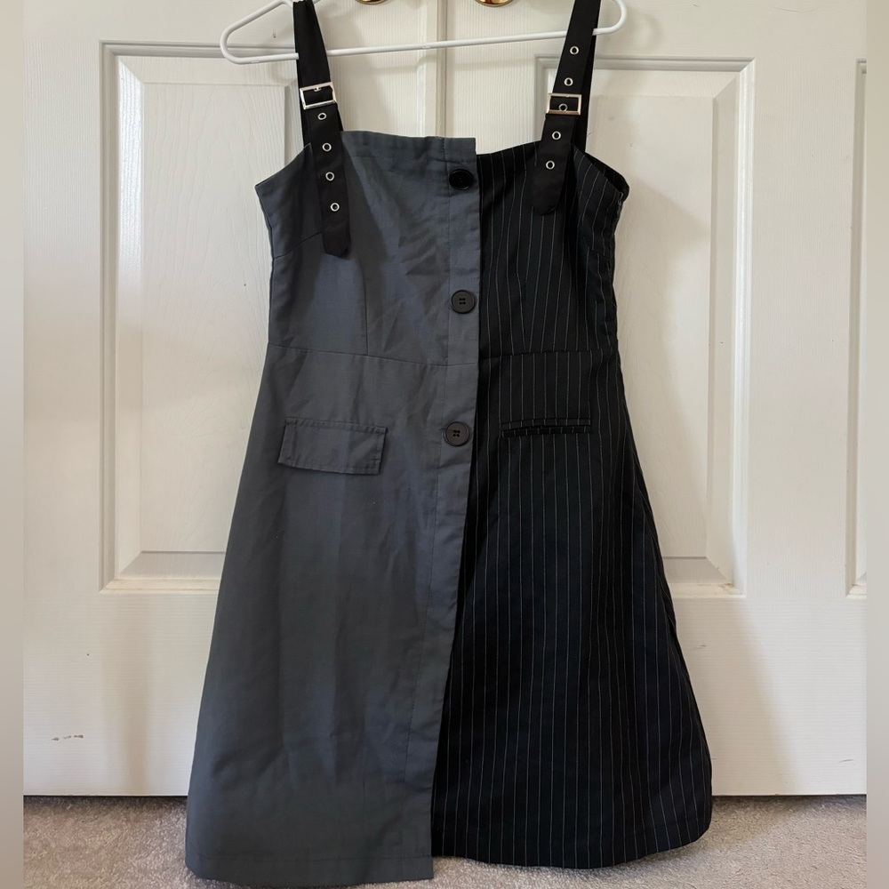Black+Gray Split Buckle Strap Dress